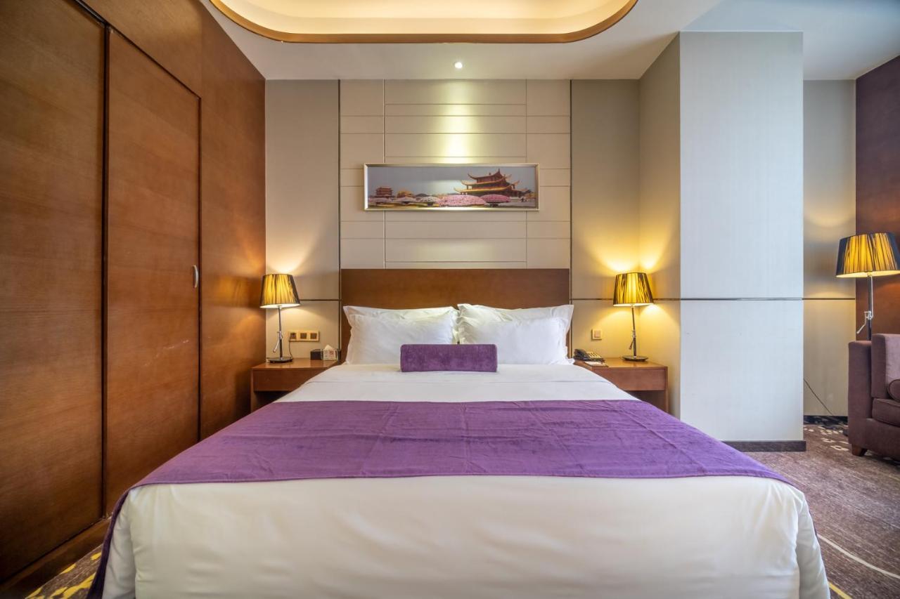 Relteem Hotel Чжуншань Екстер'єр фото